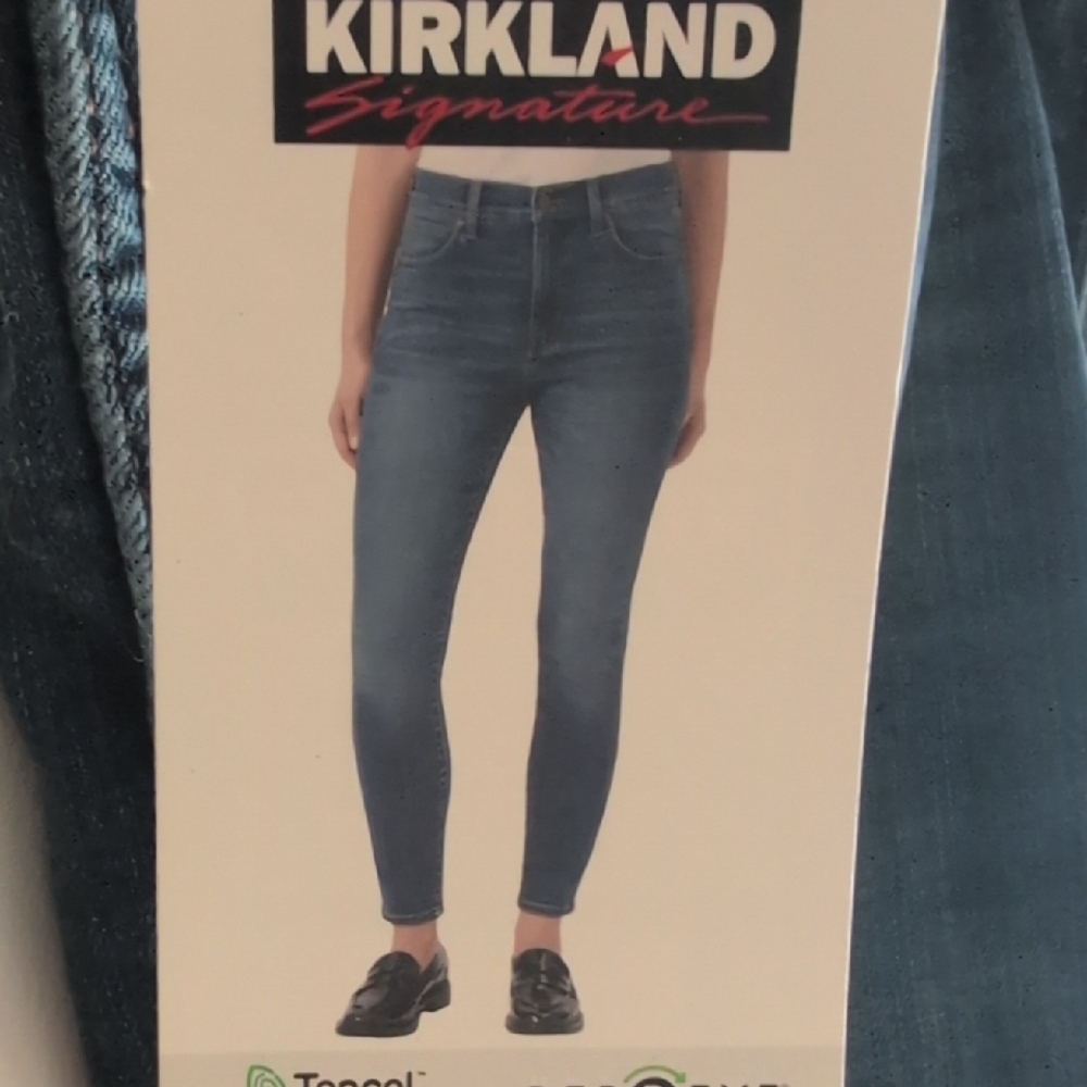 Kirkland Signature Women's Classic Blue Skinny Jeans